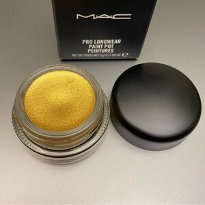 MAC Pro Longwear Paint Pot “Born To Beam”
